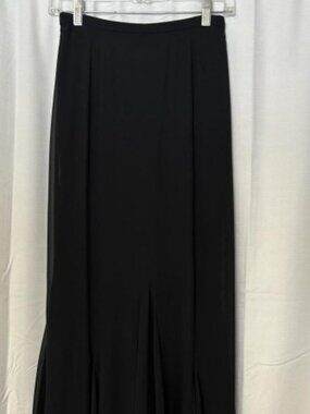 XSCAPE black flowing half length skirt